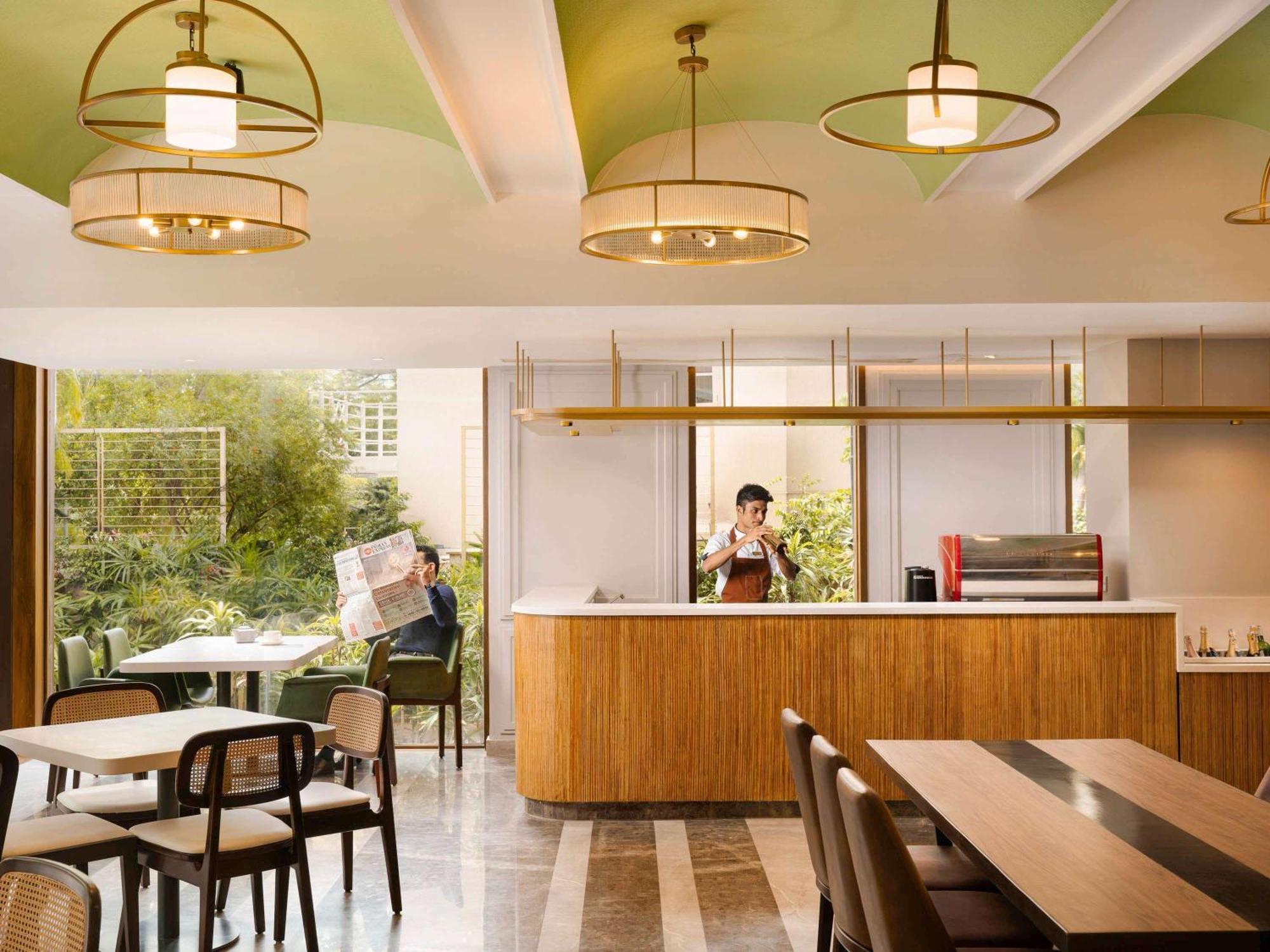 Grand Mercure Bangalore - An Accor Brand Exteriör bild