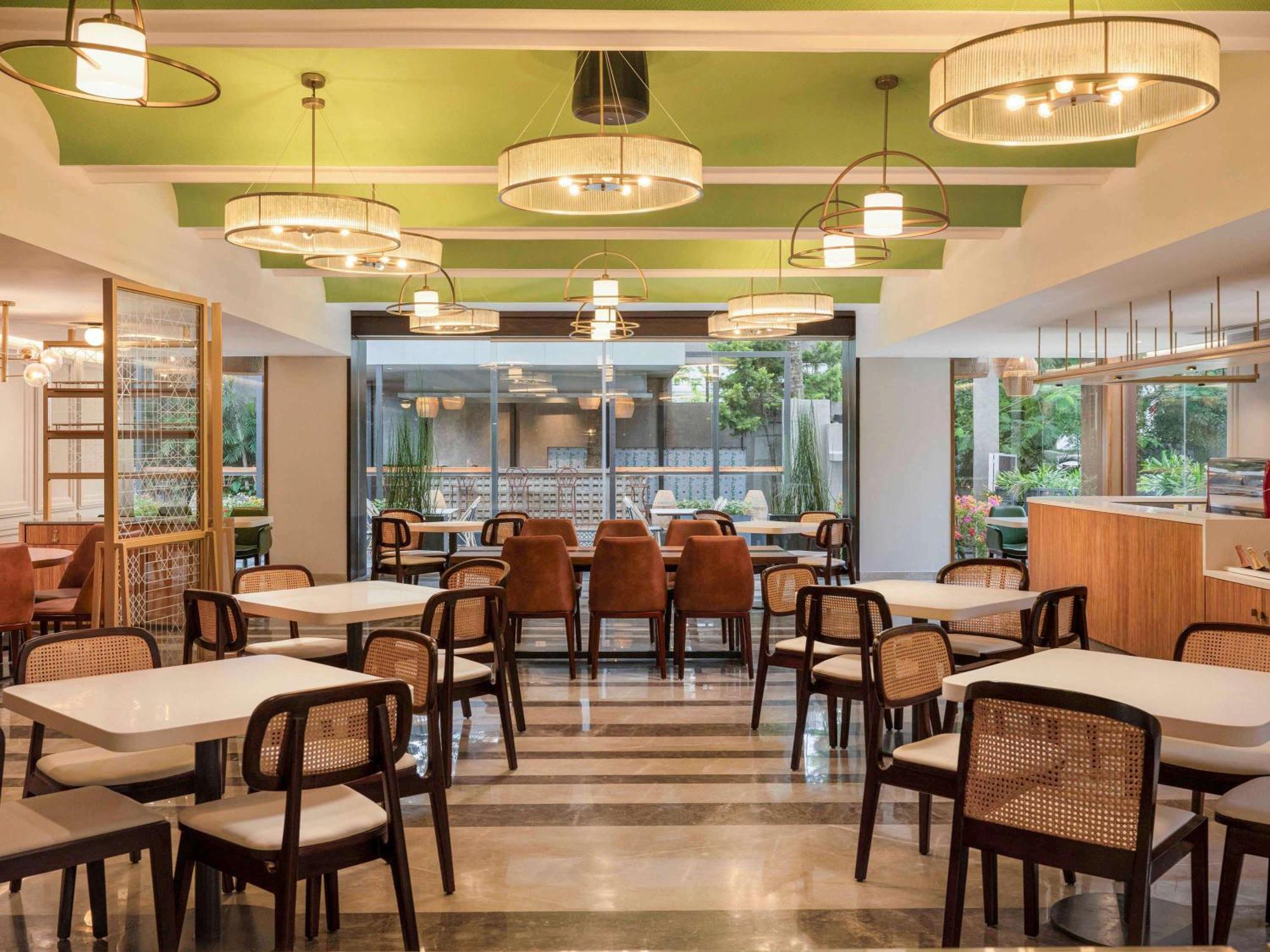 Grand Mercure Bangalore - An Accor Brand Exteriör bild