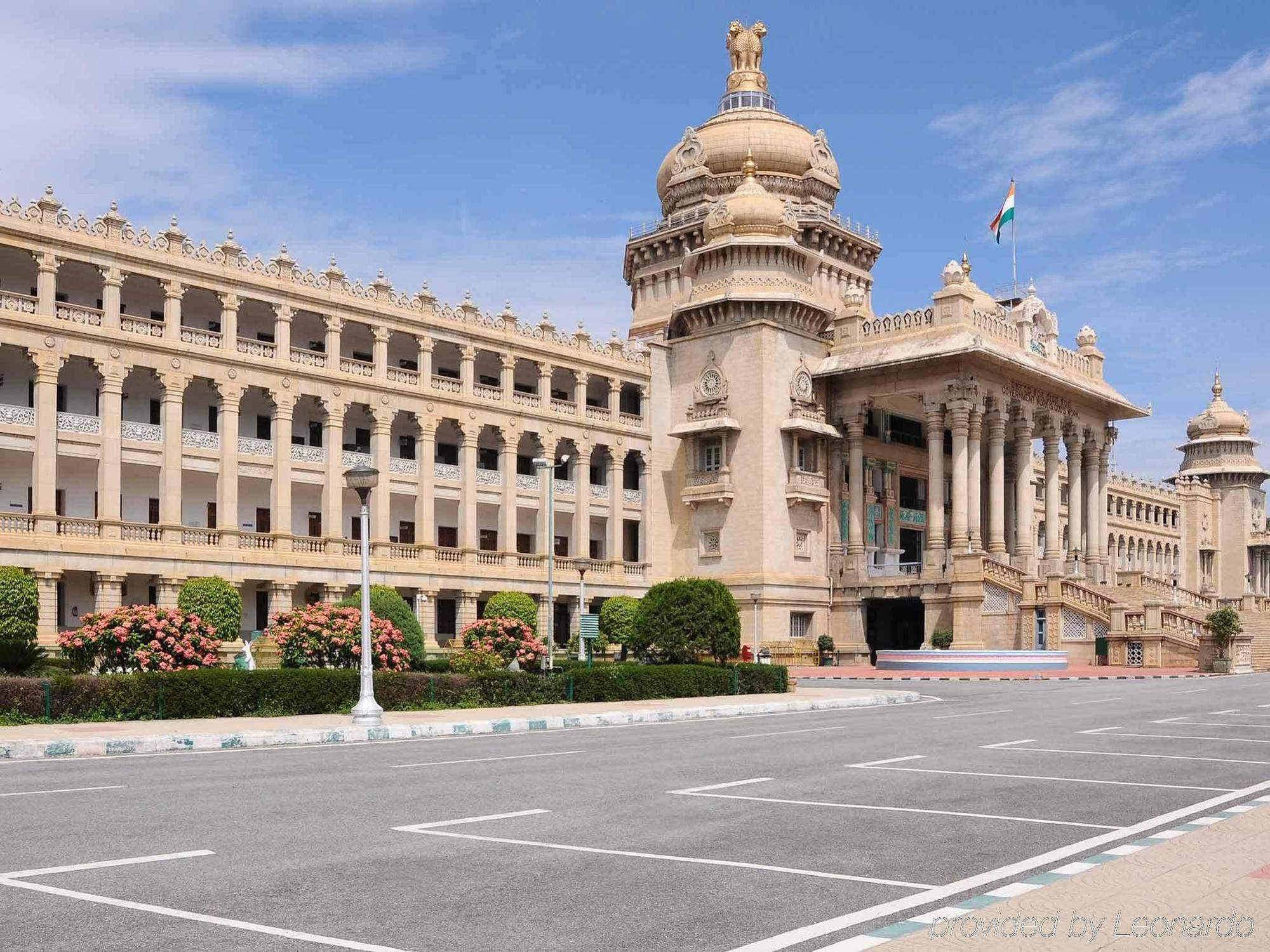 Grand Mercure Bangalore - An Accor Brand Exteriör bild